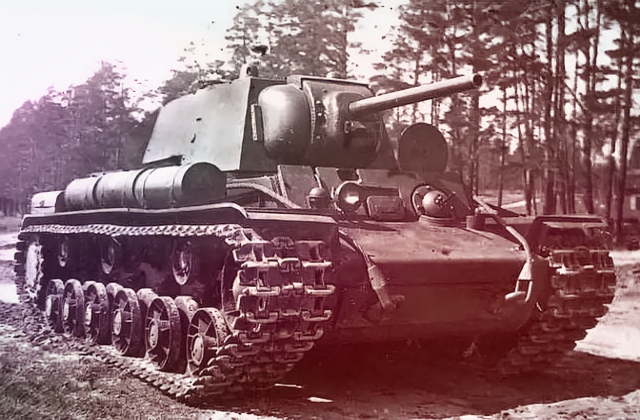 Один-единственный советский танк КВ-1 двое суток противостоял 6-ой танковой дивизии вермахта